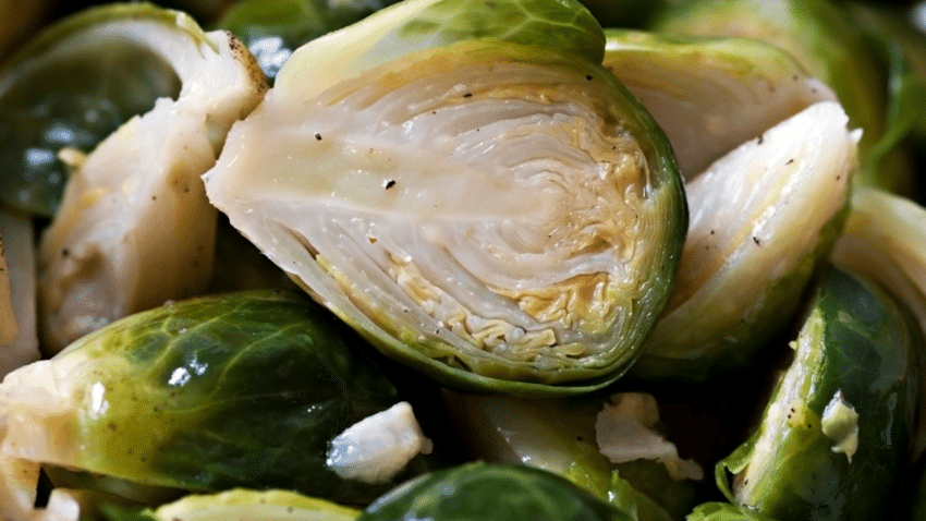 Gedünsteter Rosenkohl mit Olivenöl und Knoblauch (präbiotisch), einfaches Rezept für die Restore-Diät