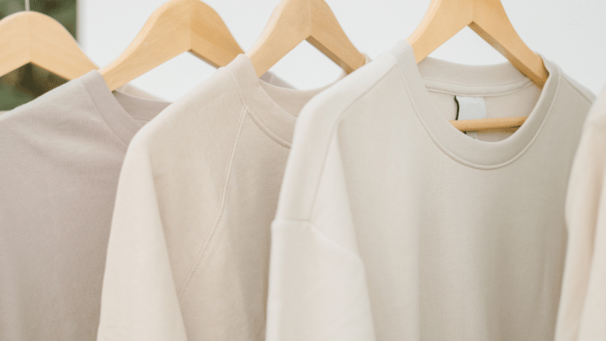Diese Basic-Kleidungsstücke solltest du in nachhaltig und hoher Qualität kaufen