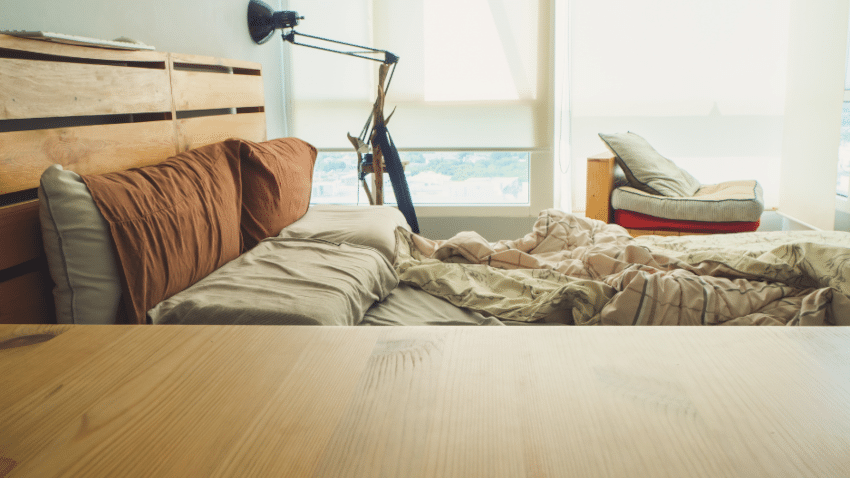 Möbel aus Zirbenholz im Schlafzimmer