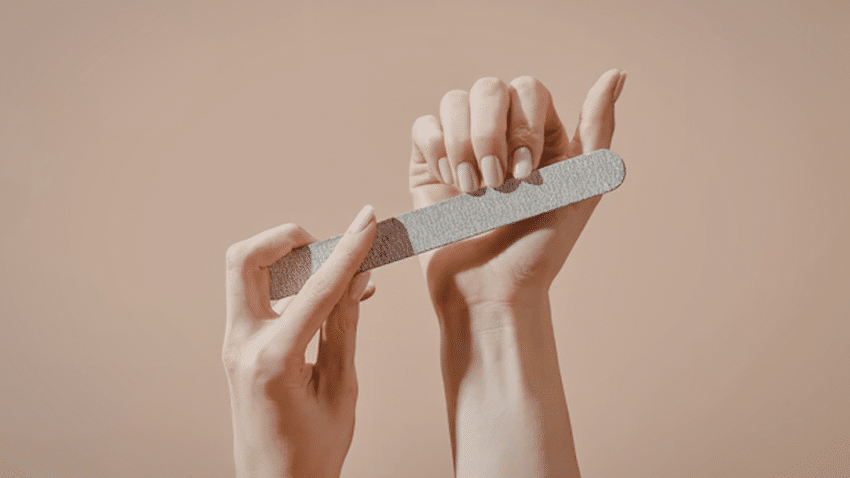 Warum kurze Press-on Nails im Alltag oft sinnvoller sind